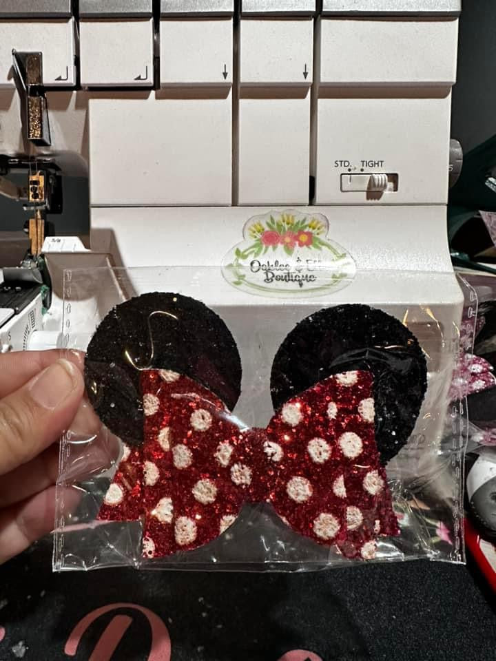 Mouse ear glitter clip red dot